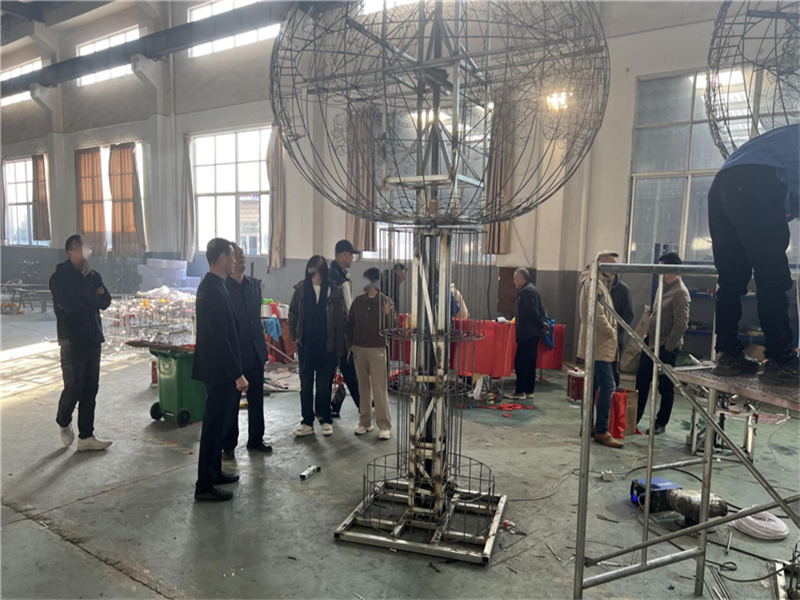 省厅领导莅临工厂，共赏彩灯文化魅力