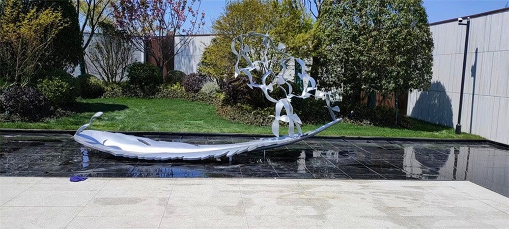 树叶飞鸽组合 房地产雕塑